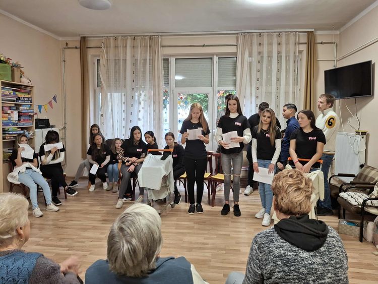 Megható találkozás az idősek világnapján